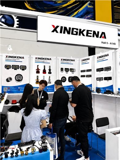 Xingkena trade show customer photo 3