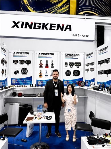 Xingkena trade show customer photo 4
