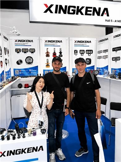 Xingkena trade show customer photo 5