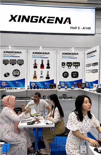 Xingkena trade show customer photo 6