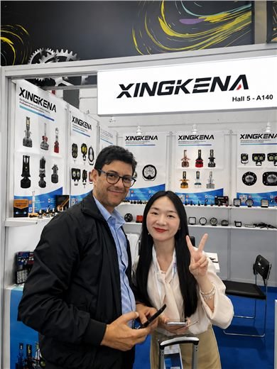 Xingkena trade show customer photo 9